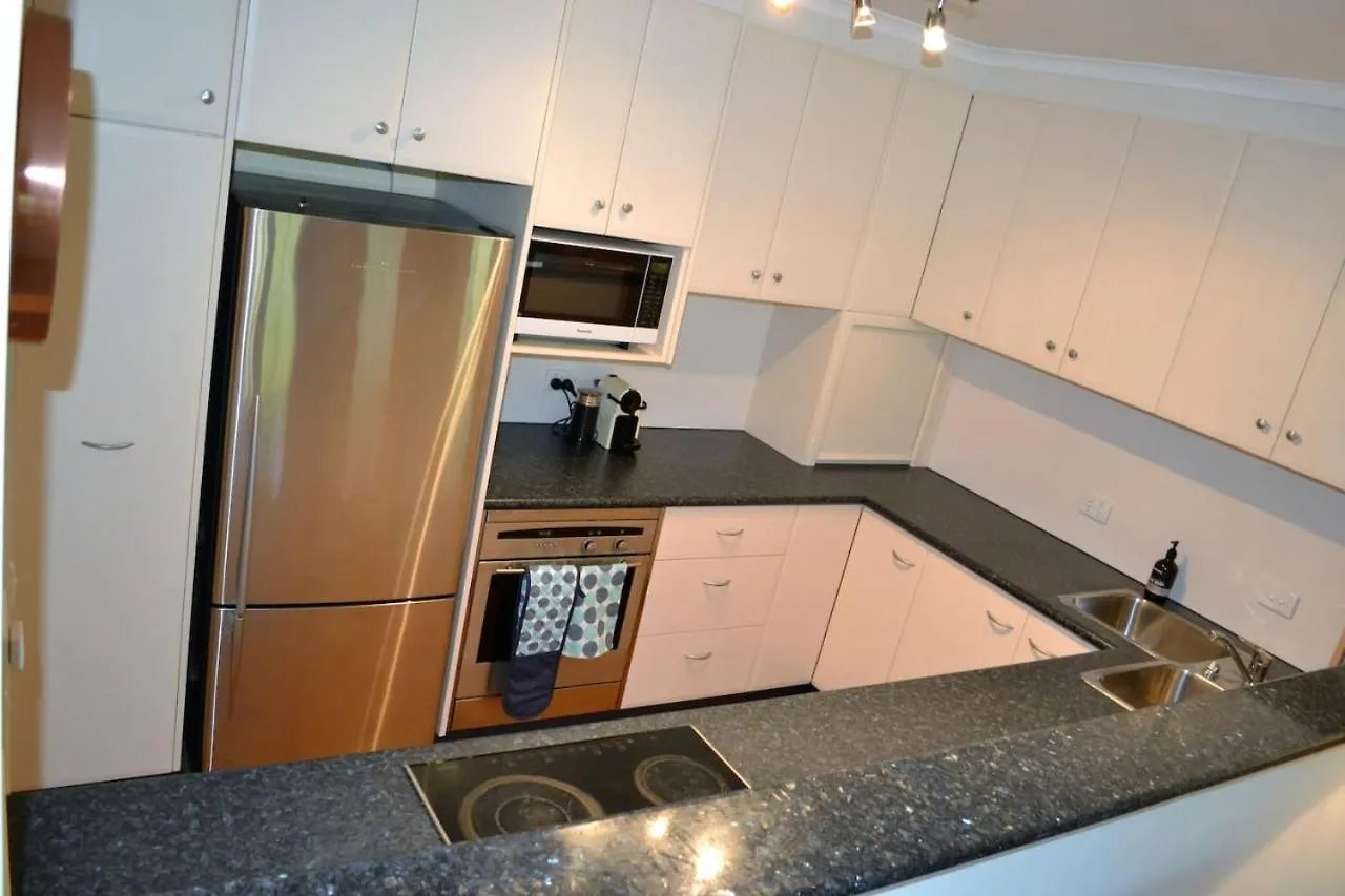 Spacious 2Br Apt Next To The City Canberra