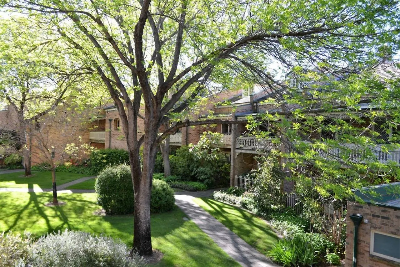 Spacious 2Br Apt Next To The City Canberra