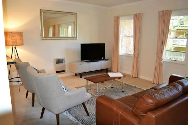 Spacious 2Br Apt Next To The City Canberra